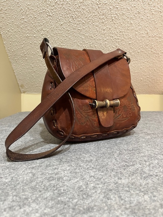 Vintage Handbags - Vintage Brown Leather Floral Saddle Crossbody Bag